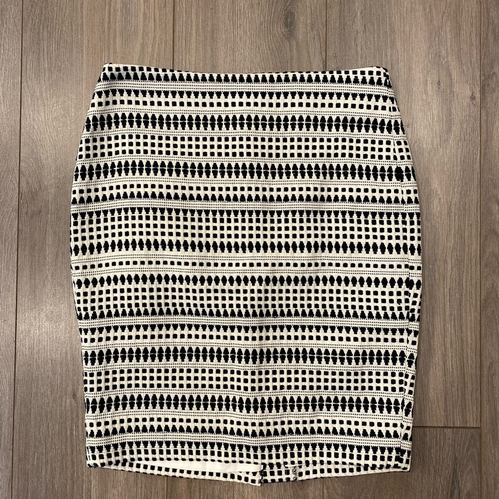 LOFT | Black and White Pencil skirt